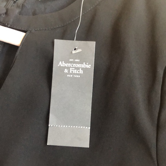 ABERCROMBIE & FITCH zip back sheer sleeve romper in black. Size 2. - Picture 8 of 15